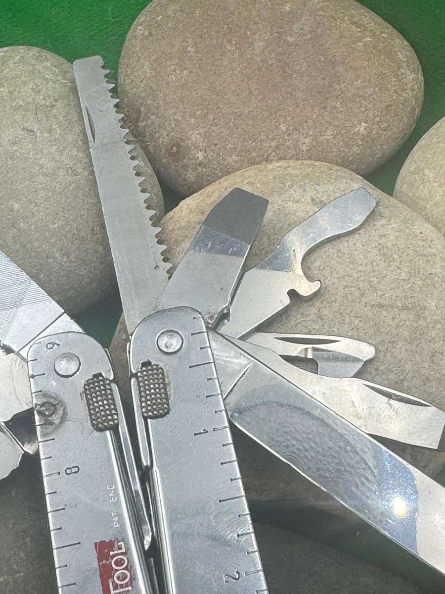 Victorinox  Multitool