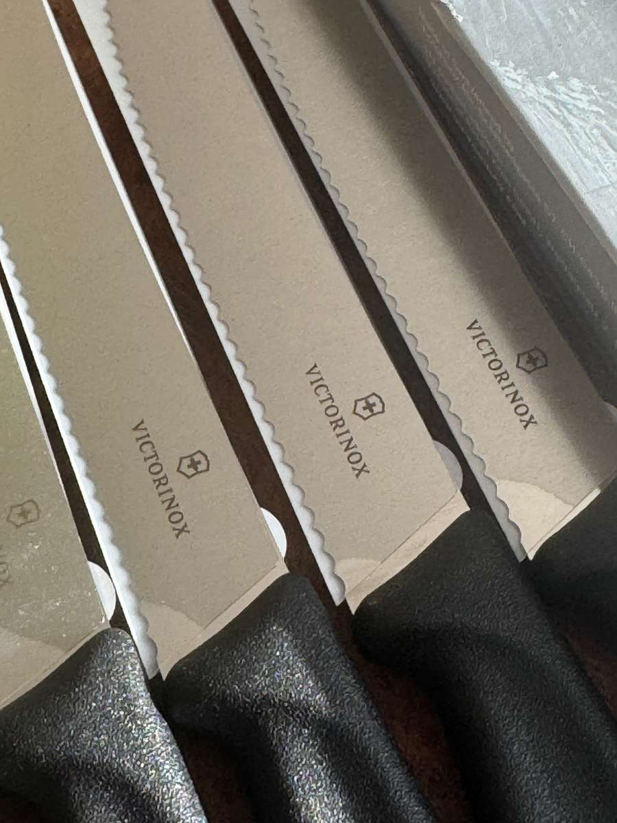 Victorinox Swiss Classic 6 Piece Steak Knife Set - Serrated Round