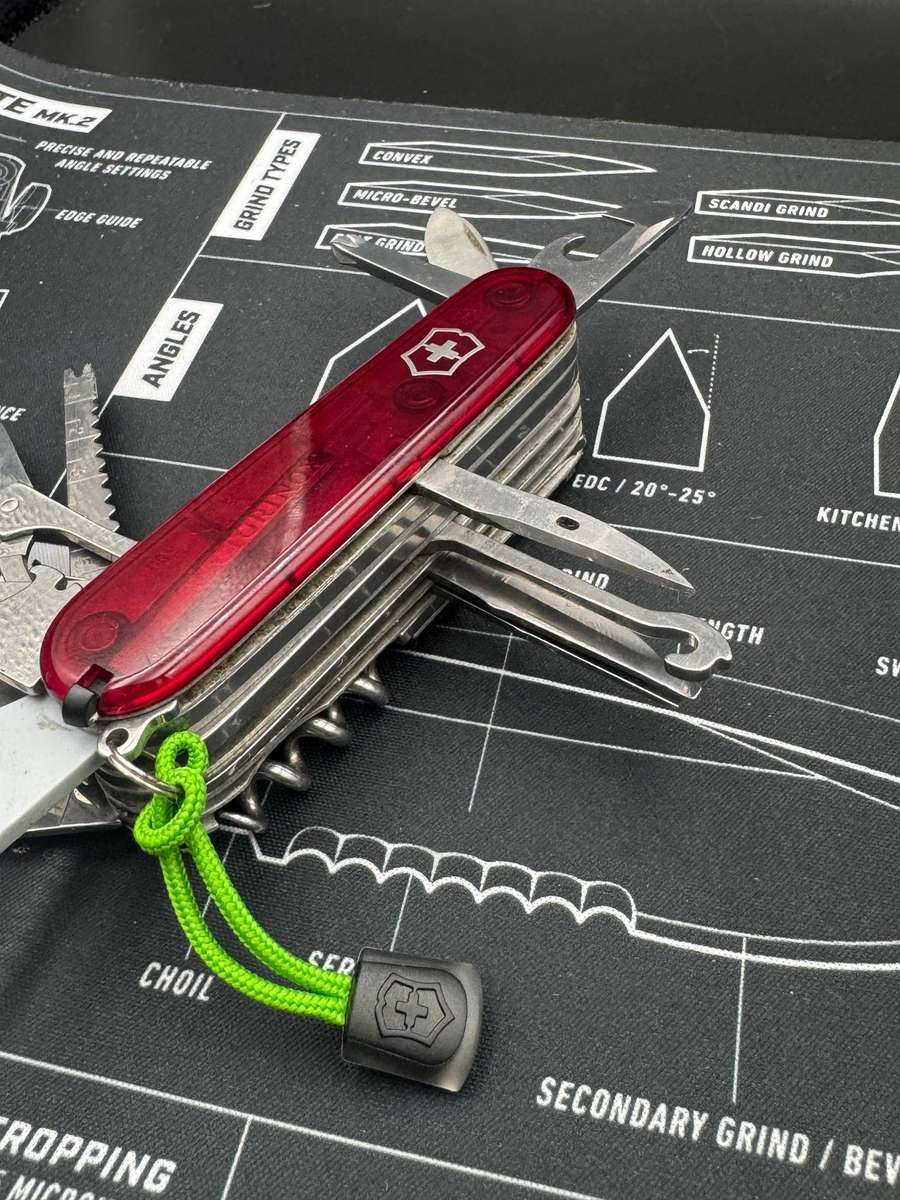 Victorinox Swiss Champ