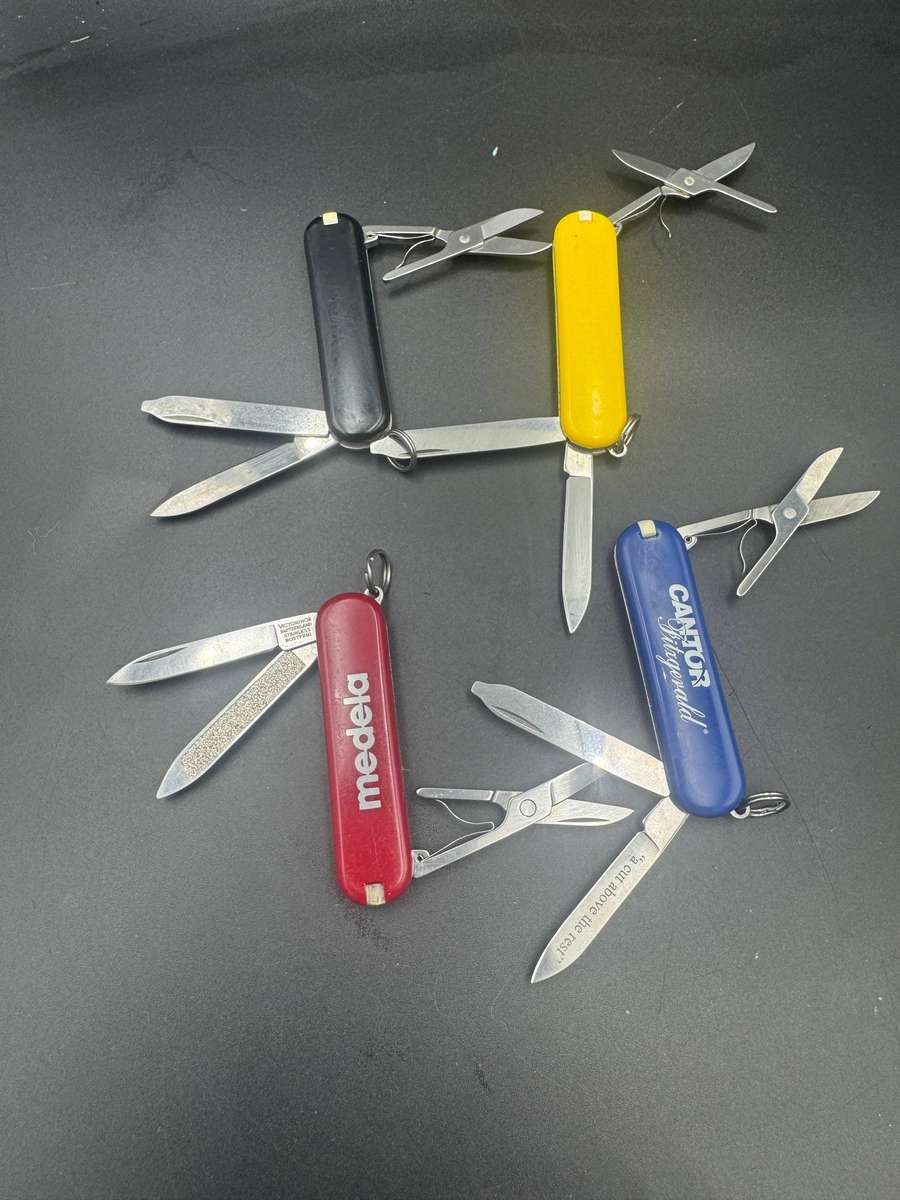 Victorinox Classic SD x 4