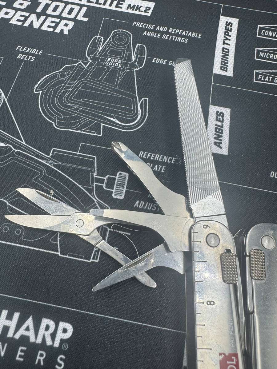 Victorinox Multitool + Pouch