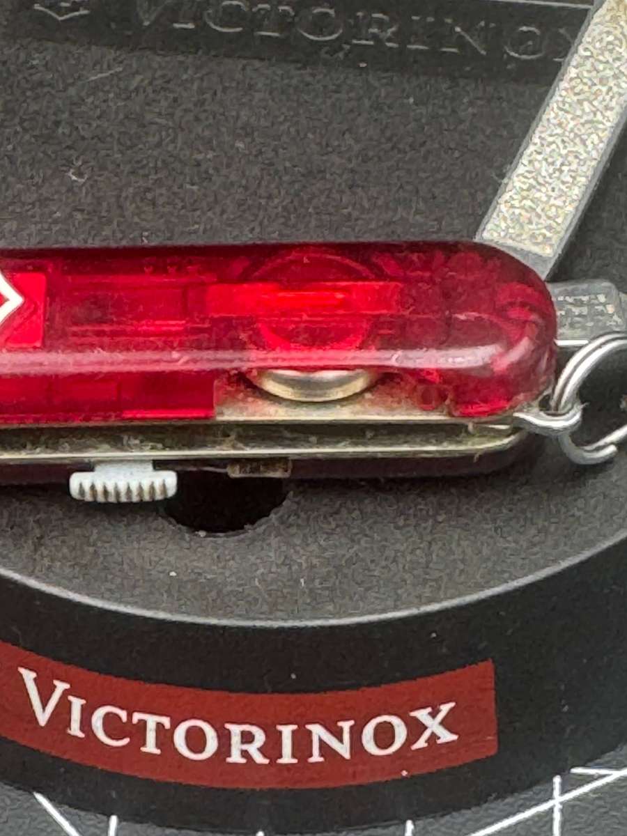 Victorinox Signature Lite - Translucent V0.6226.T