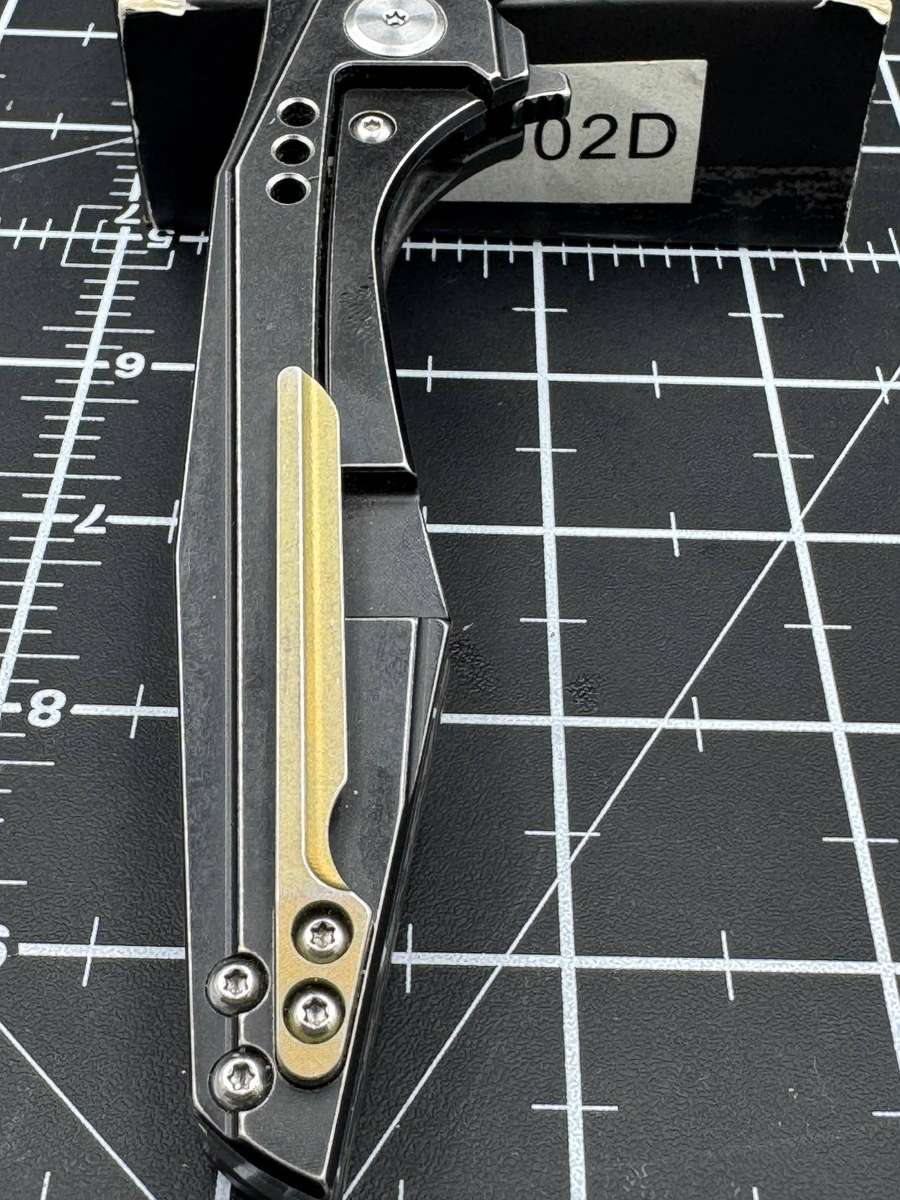 BESTECH MALWARE BT1902D Titanium +Carbon Fiber Handle: 3.86" S35VN Blade
