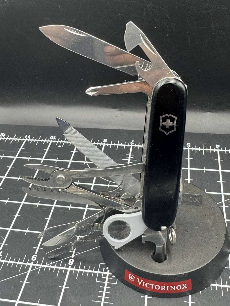 Victorinox Swiss Champ