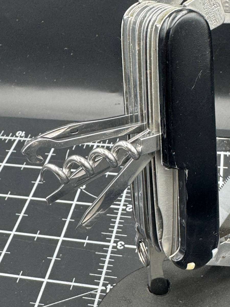 Victorinox Swiss Champ