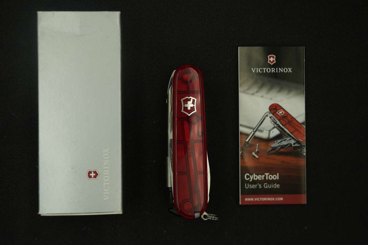 Victorinox CyberTool L- Transparent Red