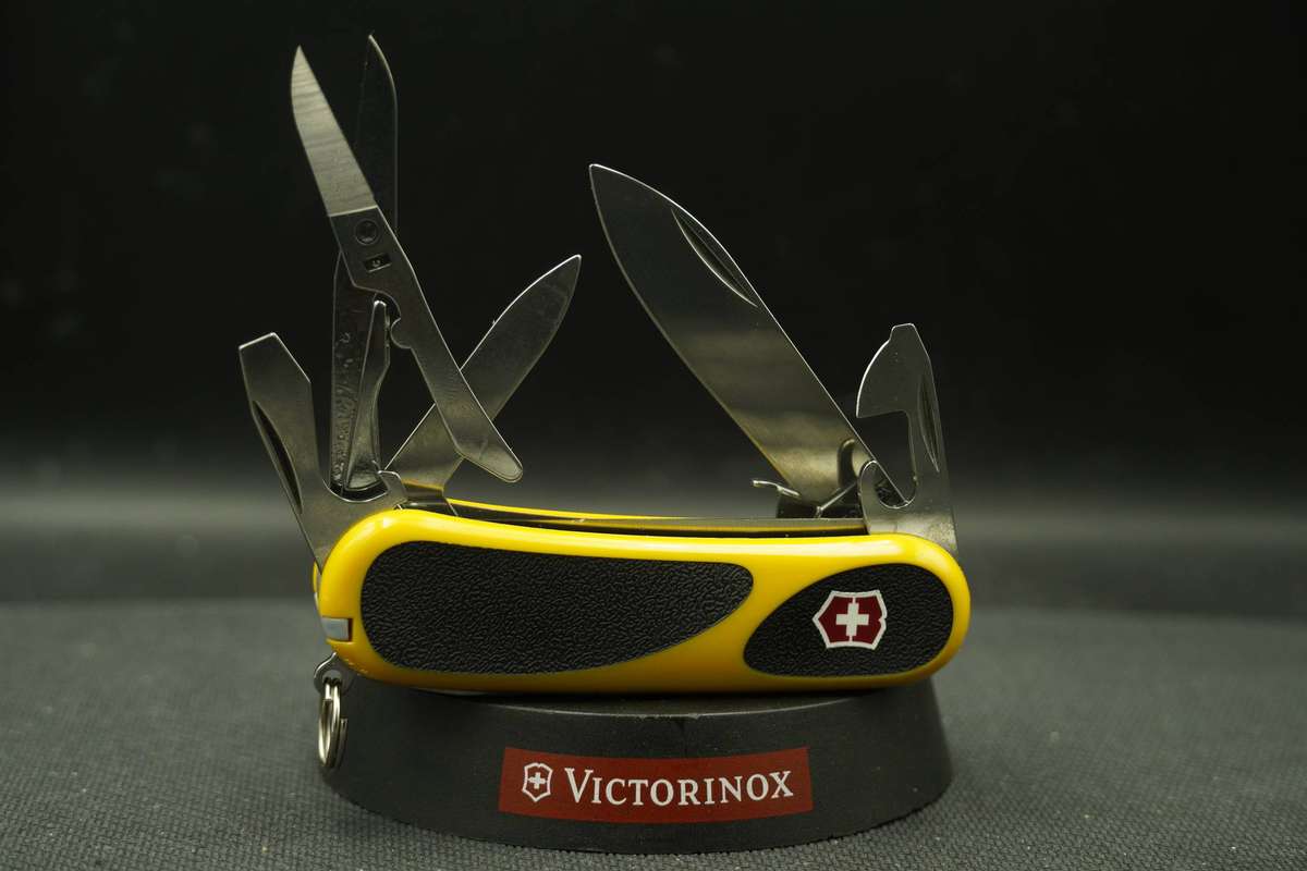 Victorinox Evolution Grip S18- Yellow