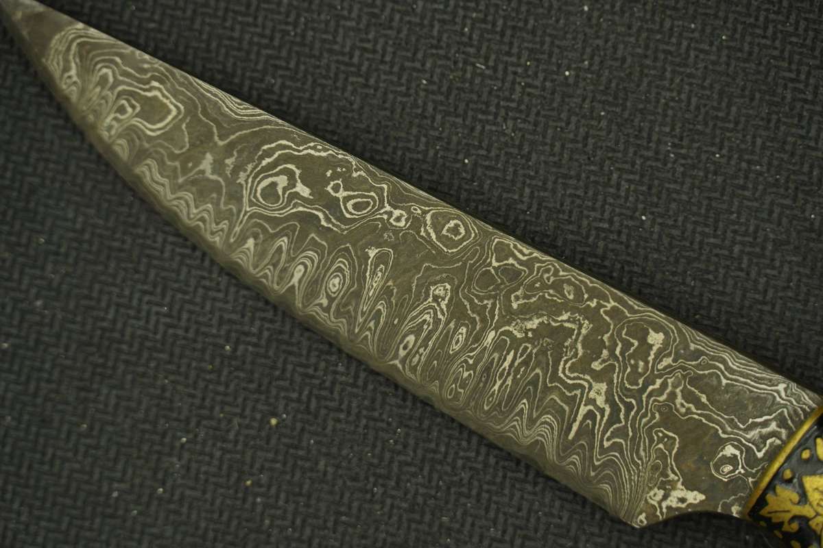 Hand Made Knife- Unknown Maker- Demascus Forged