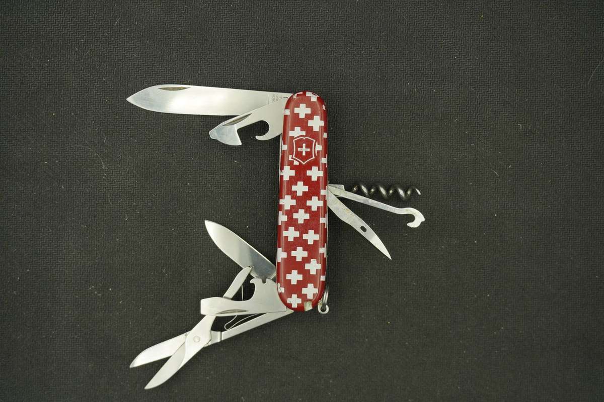 Victorinox Huntsman- Swiss Logo