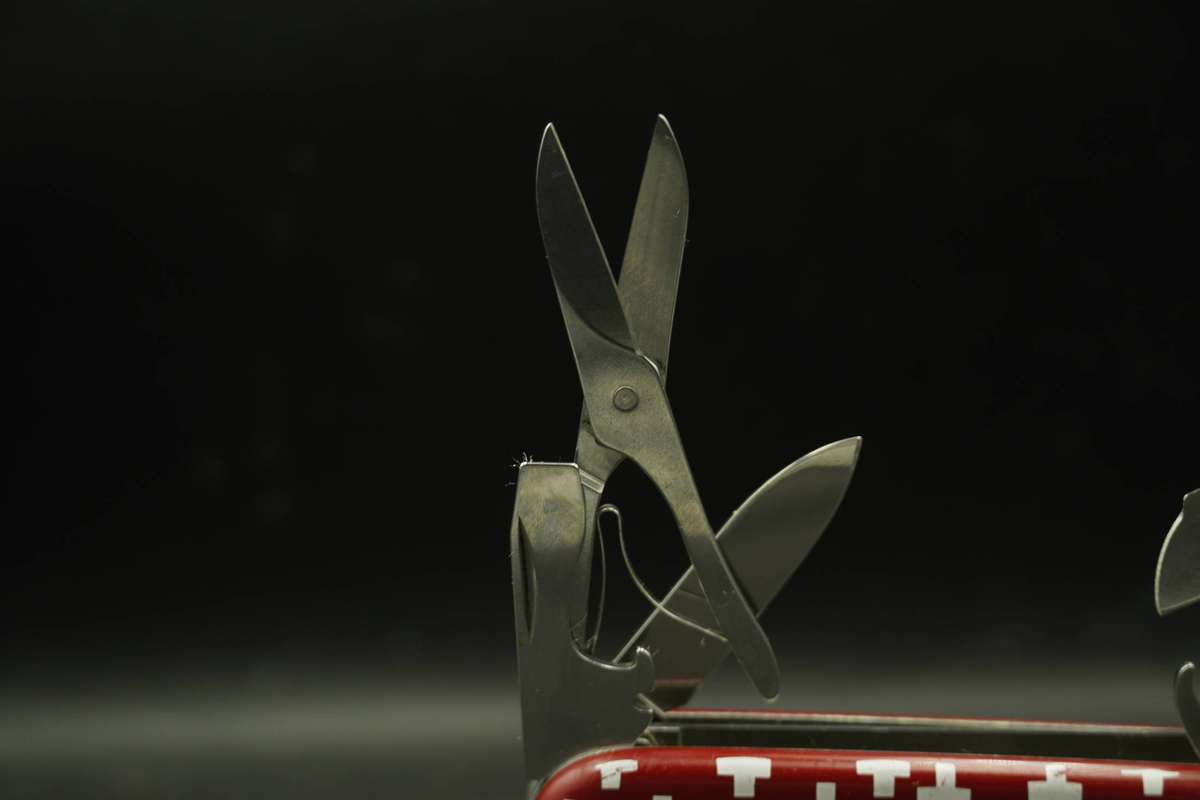 Victorinox Huntsman- Swiss Logo