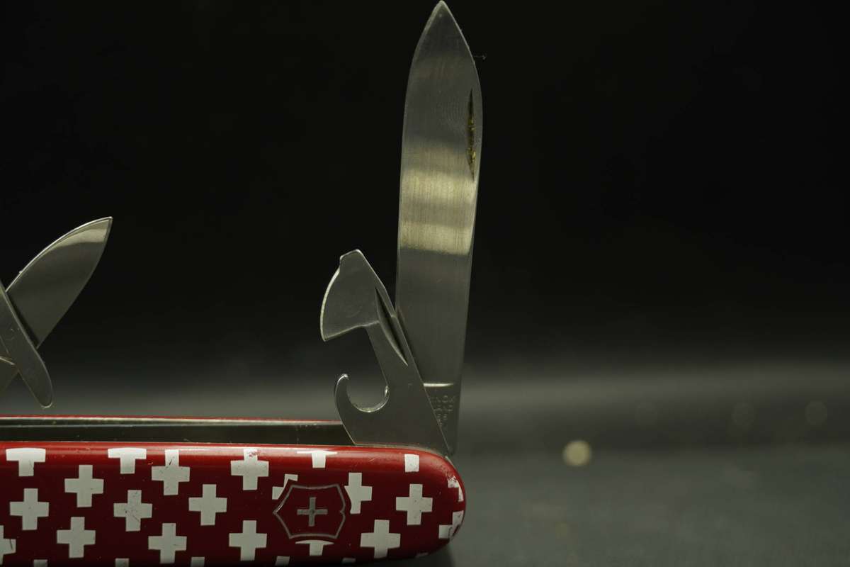 Victorinox Huntsman- Swiss Logo