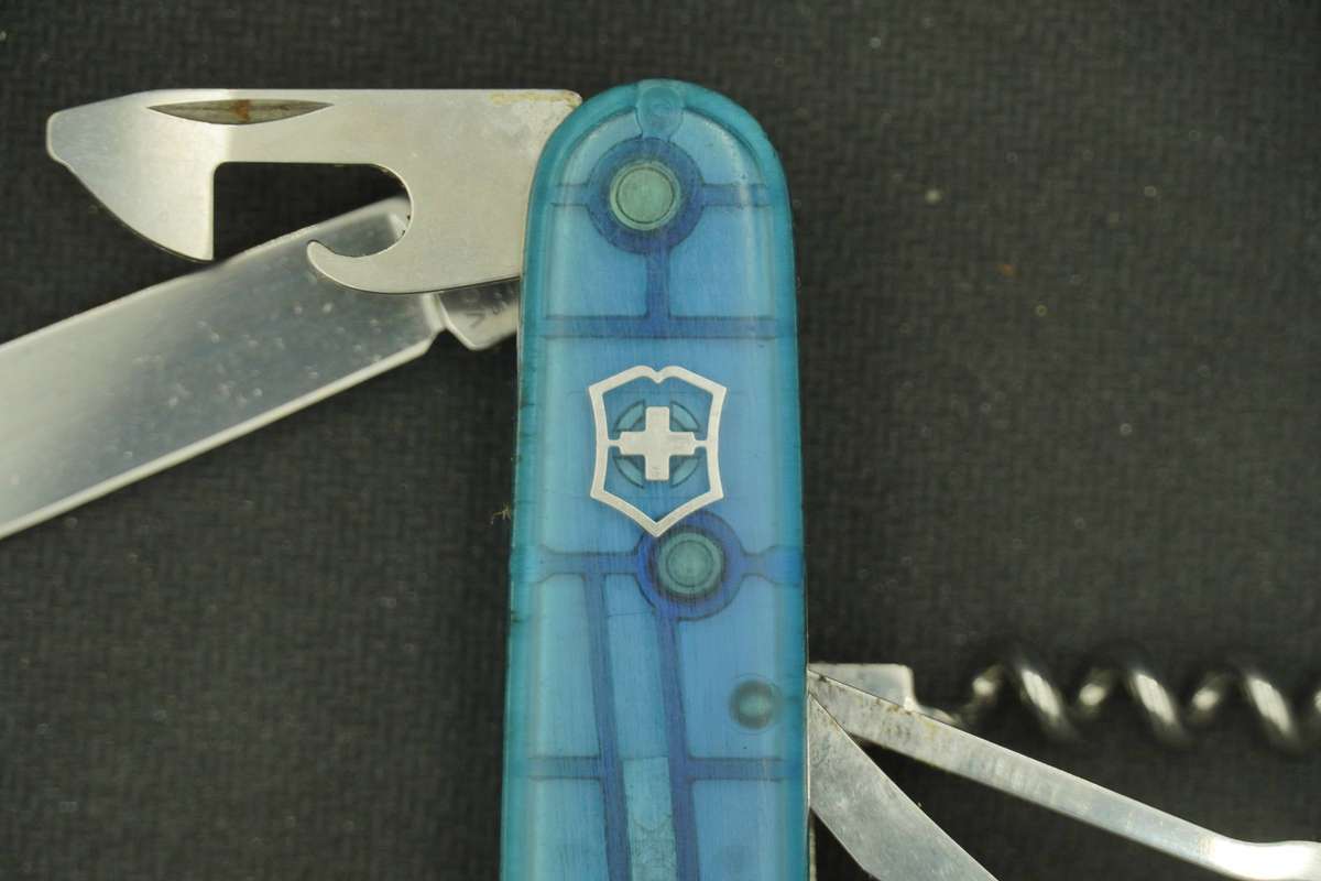 Victorinox Huntsman Saphire/ Aqua Blue