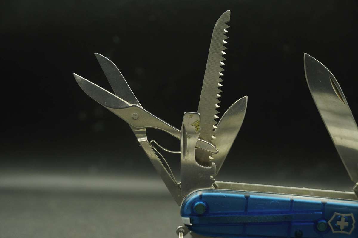 Victorinox Huntsman Saphire/ Aqua Blue