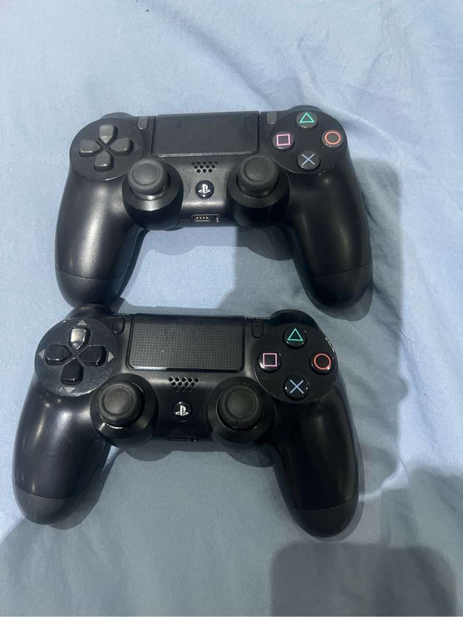 Sony PlayStation 4 with 2 controllers 1TB