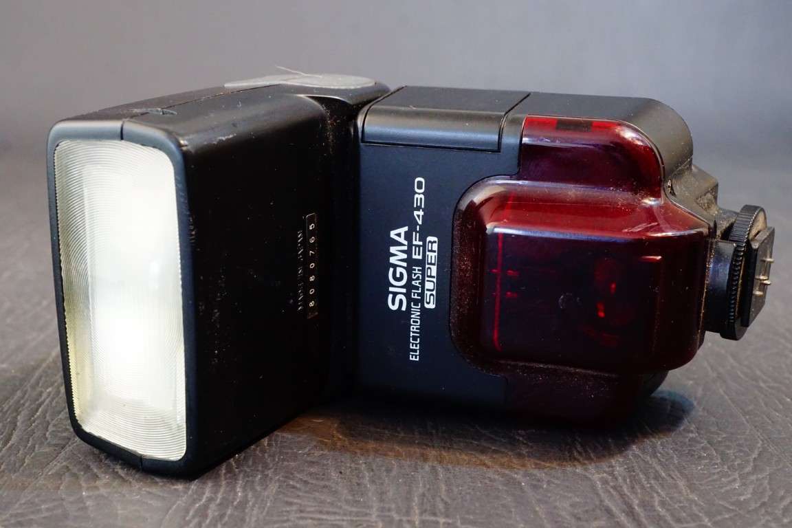 SIGMA EF-430 NA D Flash for Nikon Cameras **Great Condition**