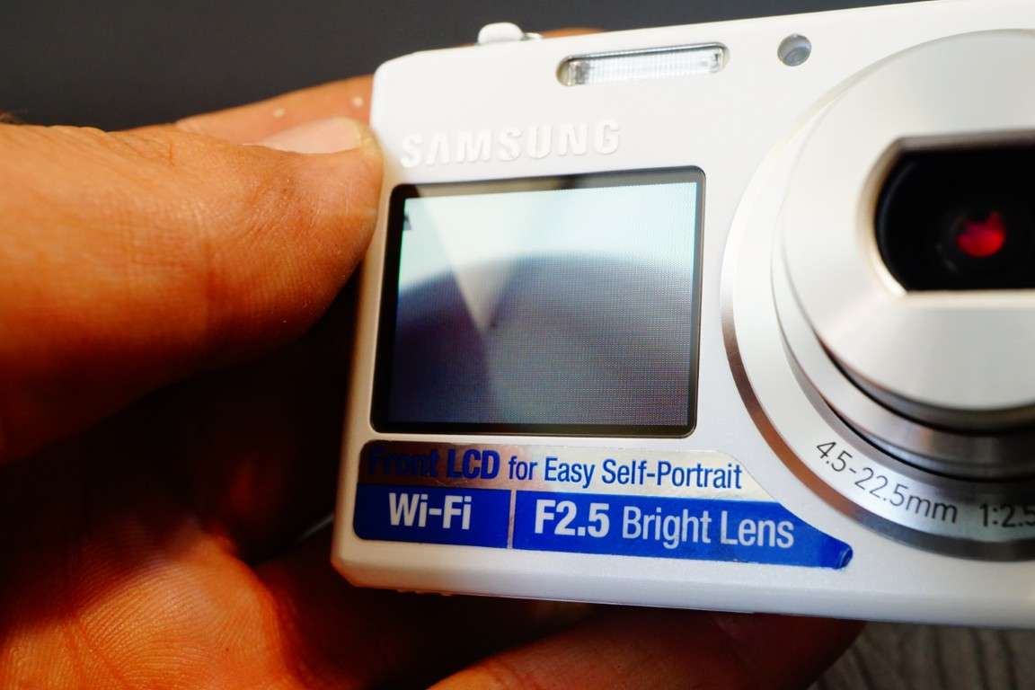 Samsung DV150F digital camera 16.2MP 5x optical zoom dual LCD screen