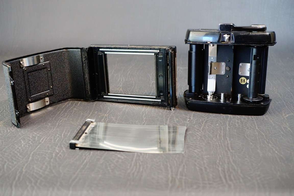 Mamiya RB67 Pro 6x7 220 Roll Film Back Holder **Great Condition**