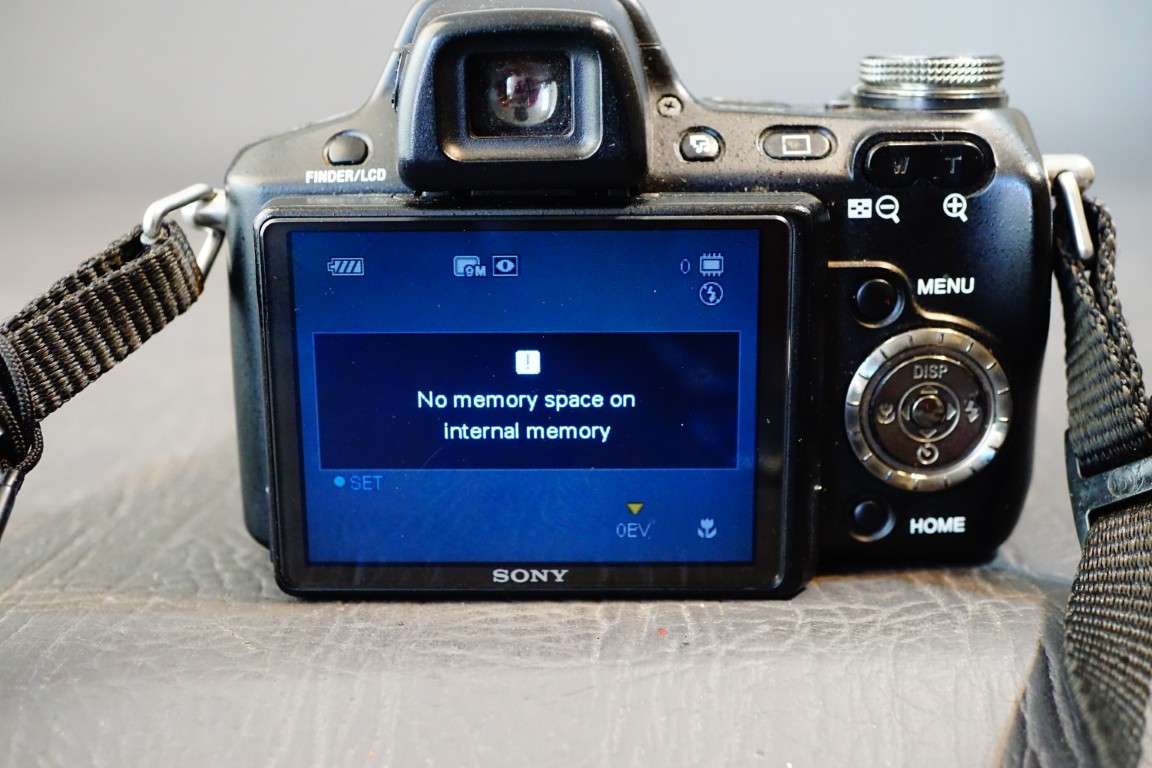 Sony Cyber-shot DSC-H50 Compact Bridge Digital Camera 9MP CCD 15x Zoom **Good Condition**