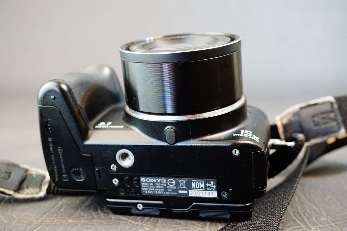 Sony Cyber-shot DSC-H50 Compact Bridge Digital Camera 9MP CCD 15x Zoom **Good Condition**