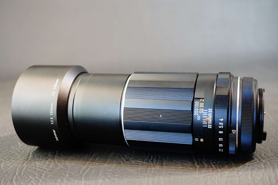 Asahi Pentax Super Multi Coated Takumar 200mm F4 Lens in M42 Screw Mount  **Excellent Condition**