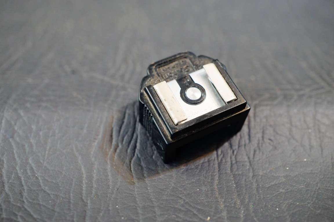 Genuine Canon Flash Coupler D - For original Canon F-1 35mm SLR Cameras **Good Condition**