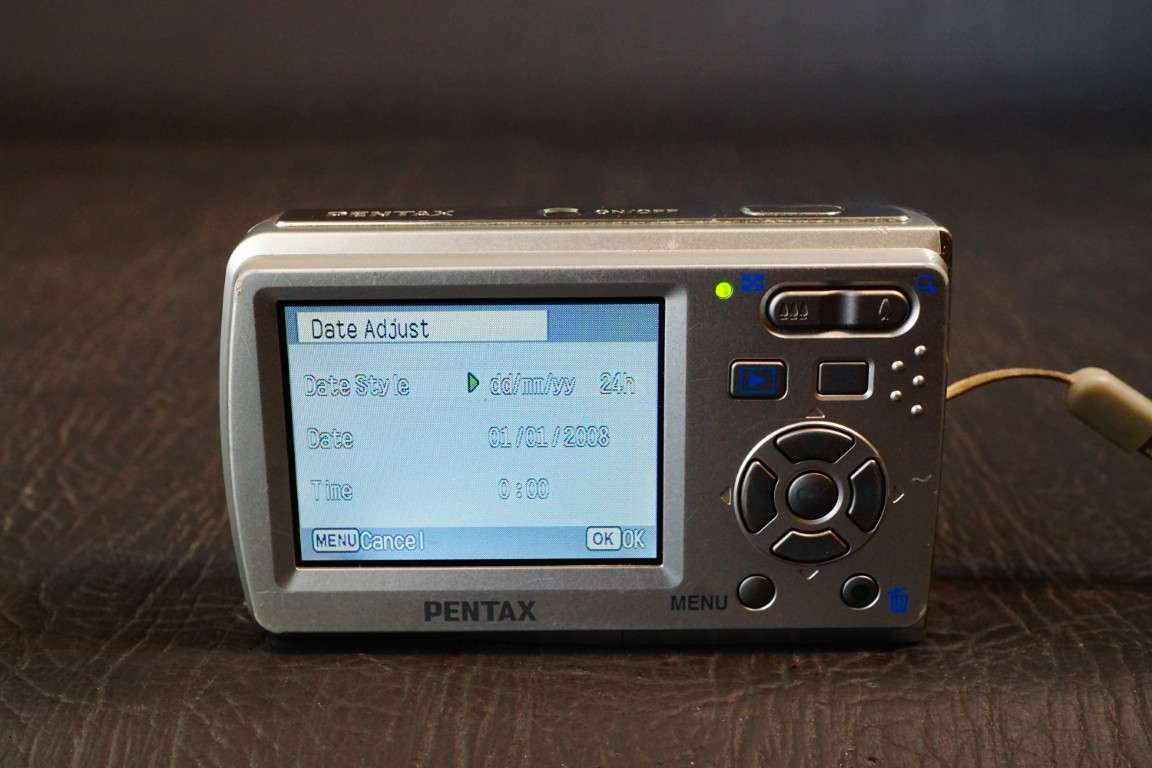 Pentax Optio E60 10.1MP Compact Digital Camera uses AA Batteries  **Good Condition**