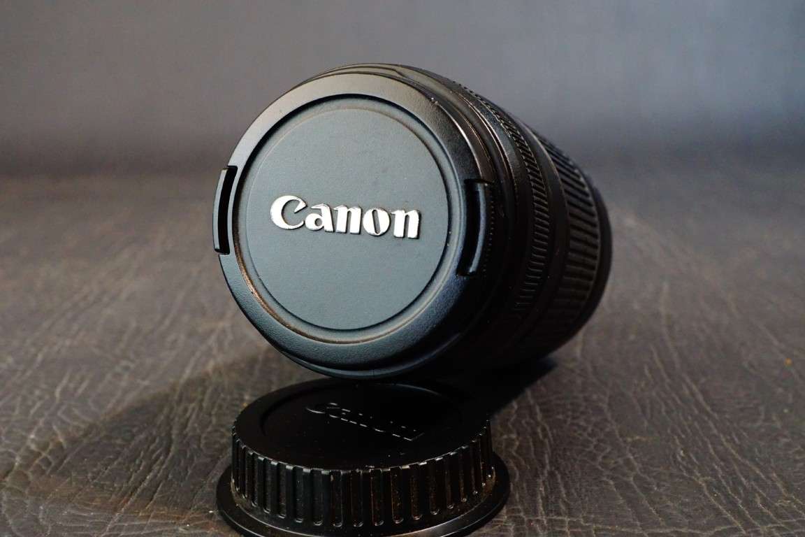 **Image Stabilized** Canon Zoom Lens EF-S 55-250mm F4-5.6 IS Canon EF-S Mount  **Great Condition**