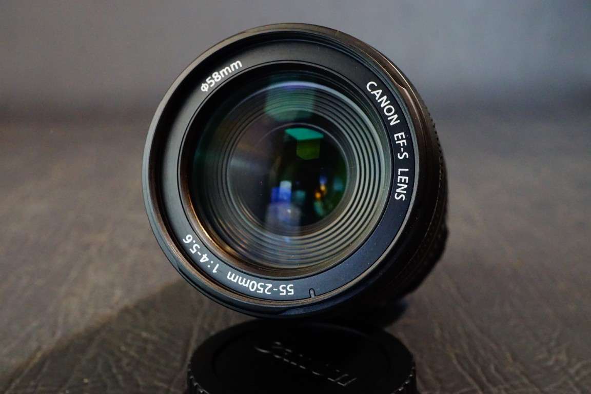 **Image Stabilized** Canon Zoom Lens EF-S 55-250mm F4-5.6 IS Canon EF-S Mount  **Great Condition**