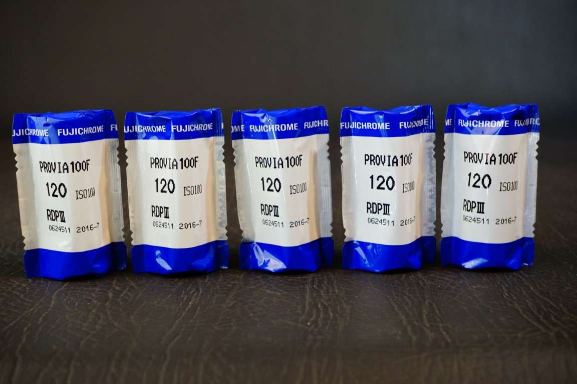 5 x Rolls FujiFilm Fujichrome Provia 100F 120 Film
