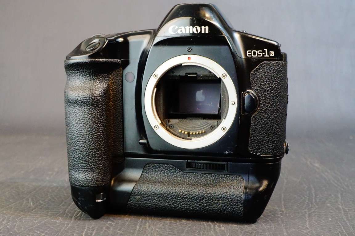 Canon EOS 1n 35mm SLR Film Camera with Canon E1 Battery Grip  **Good Condition**