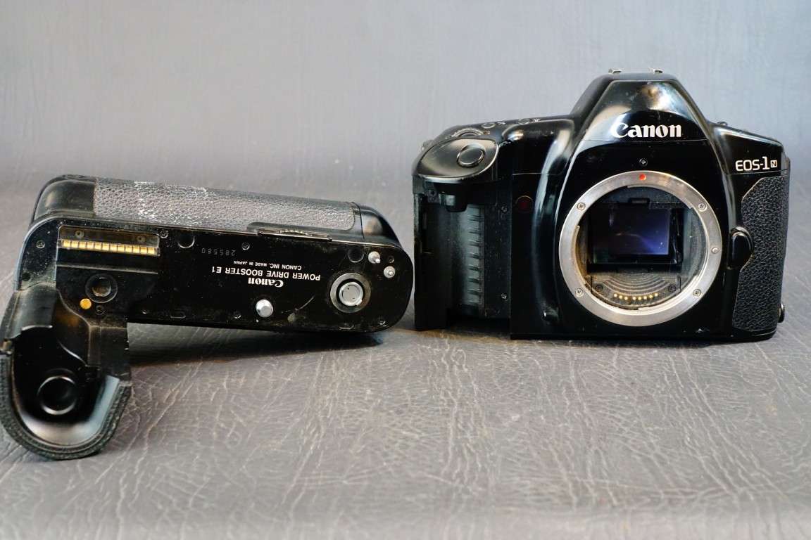 Canon EOS 1n 35mm SLR Film Camera with Canon E1 Battery Grip  **Good Condition**