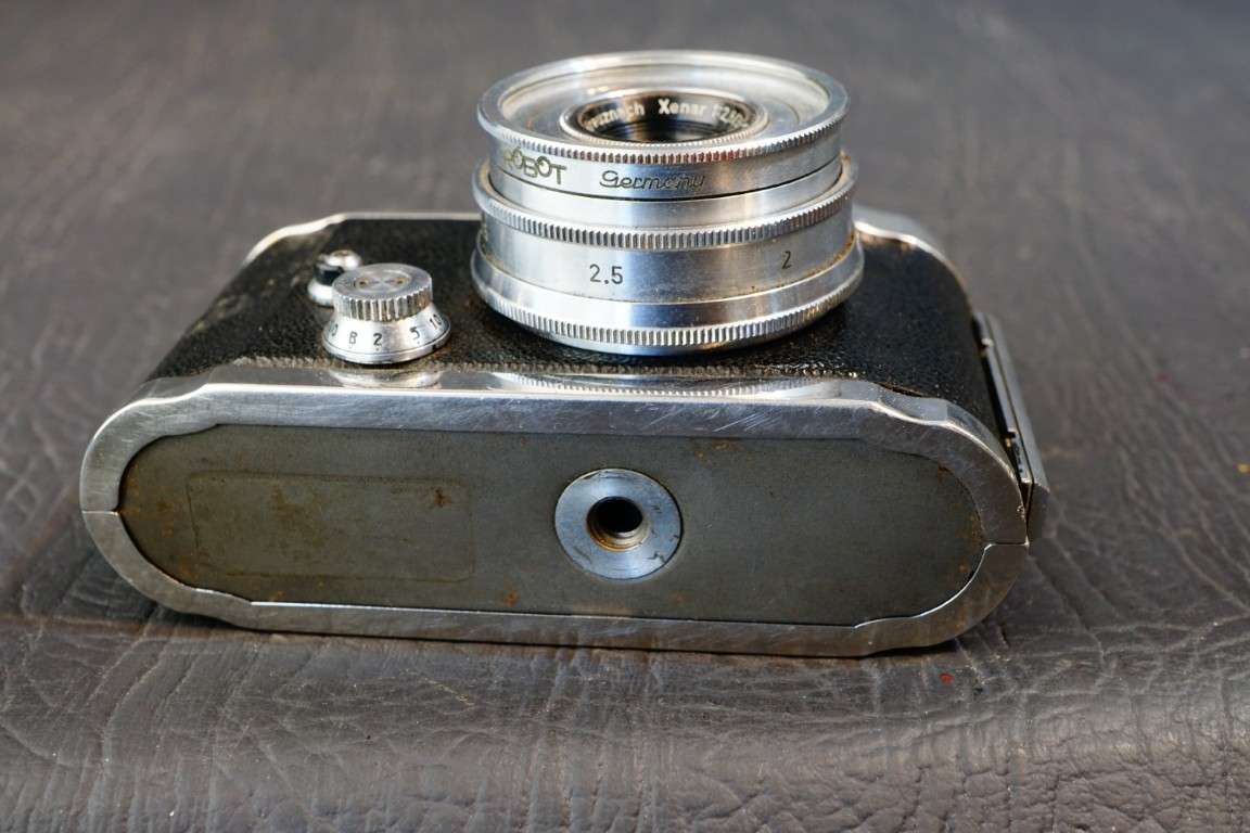 Robot II 35mm Half Frame Camera with Xenar 38mm F2.8 Lens  **Good Condition**