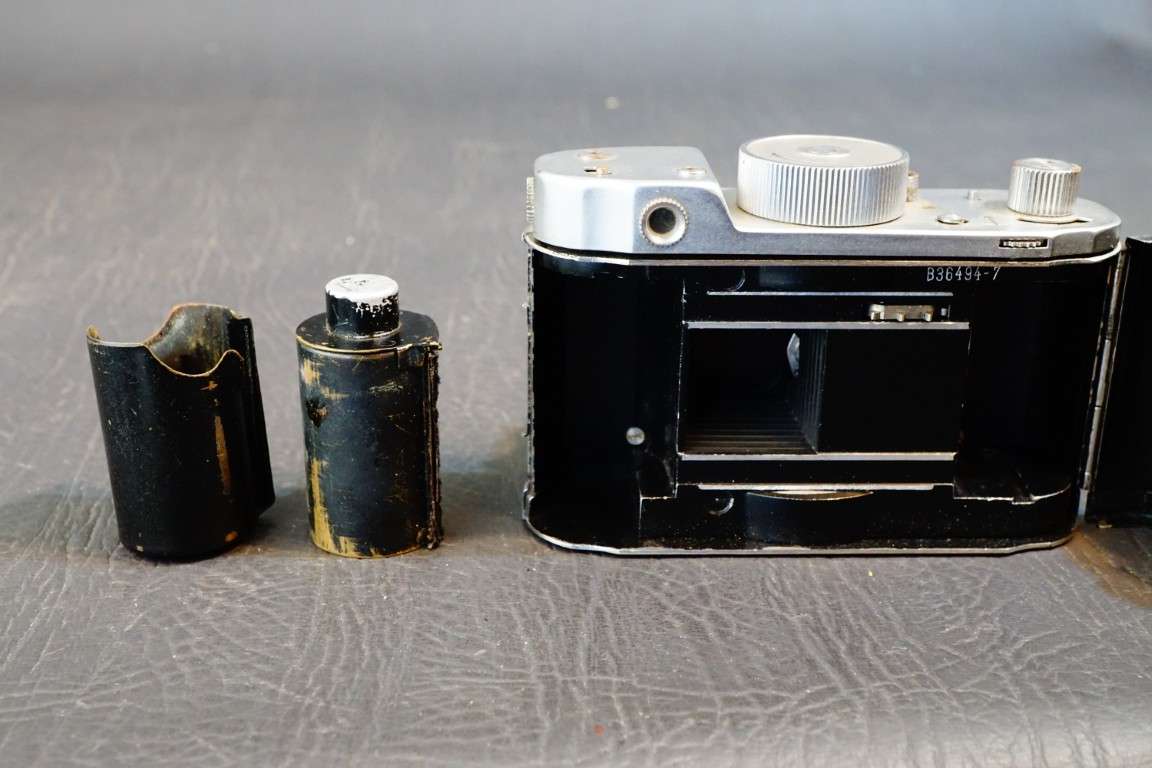 Robot II 35mm Half Frame Camera with Xenar 38mm F2.8 Lens  **Good Condition**