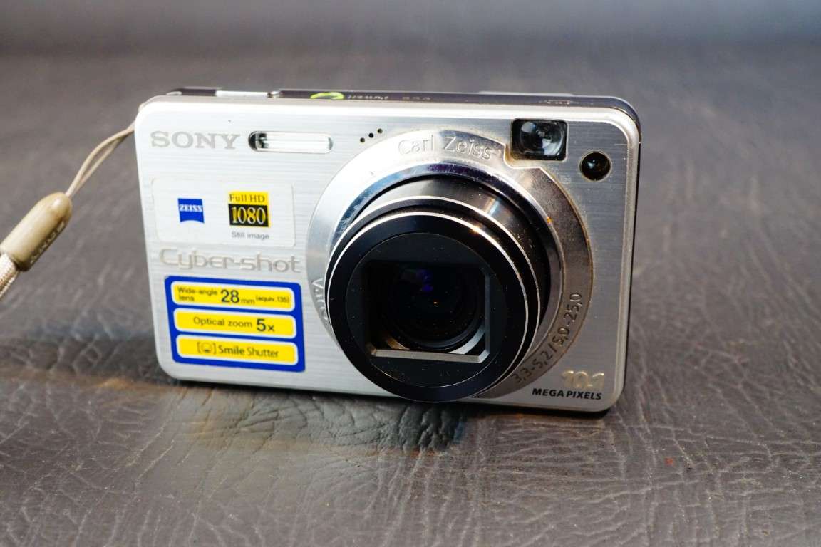 Sony Cybershot DSC-W170 10MP Carl Zeiss Lens Compact Digital Camera **Good Condition**