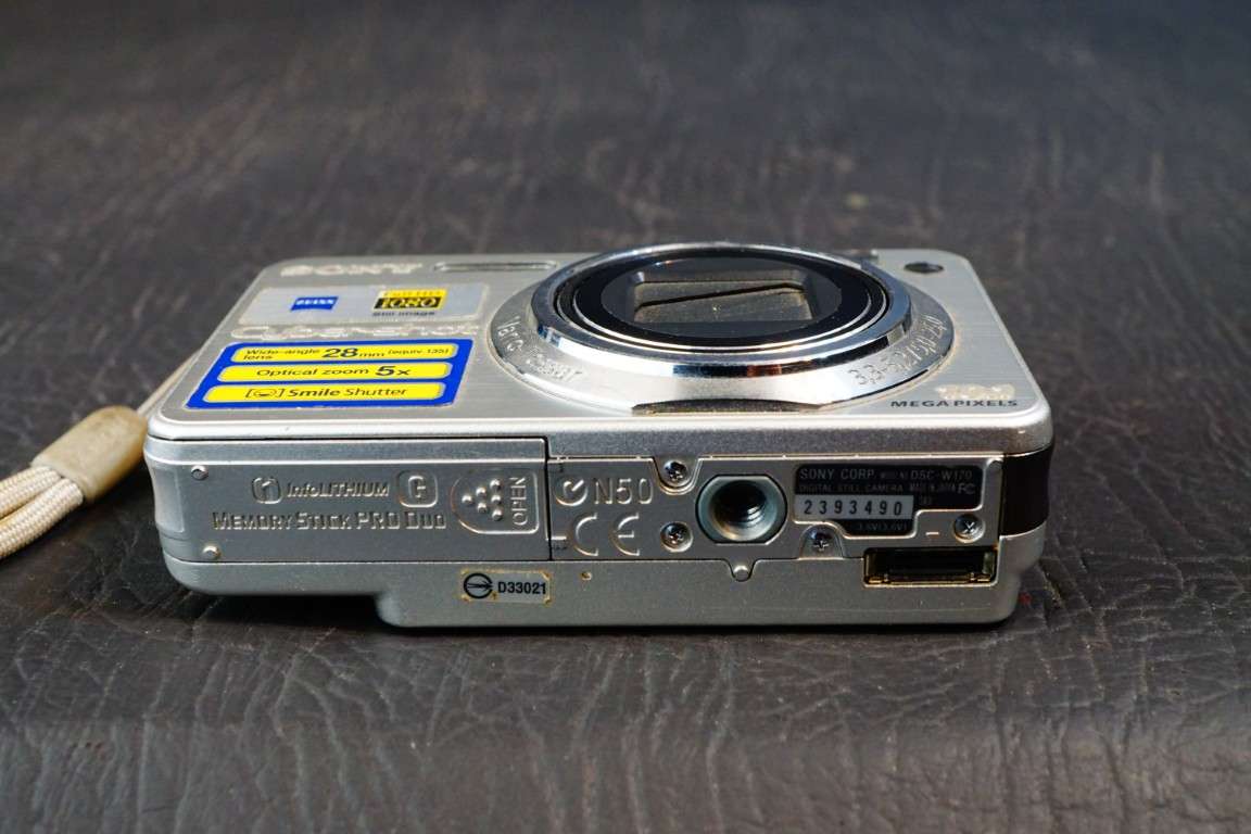 Sony Cybershot DSC-W170 10MP Carl Zeiss Lens Compact Digital Camera **Good Condition**