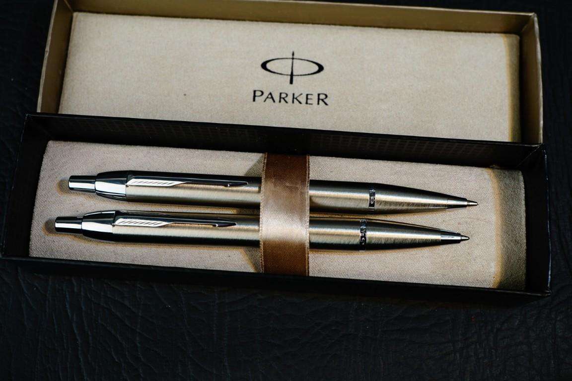 Parker IM Ballpoint Pen and Mechanical Pencil Set In Original Box **Great Condition**