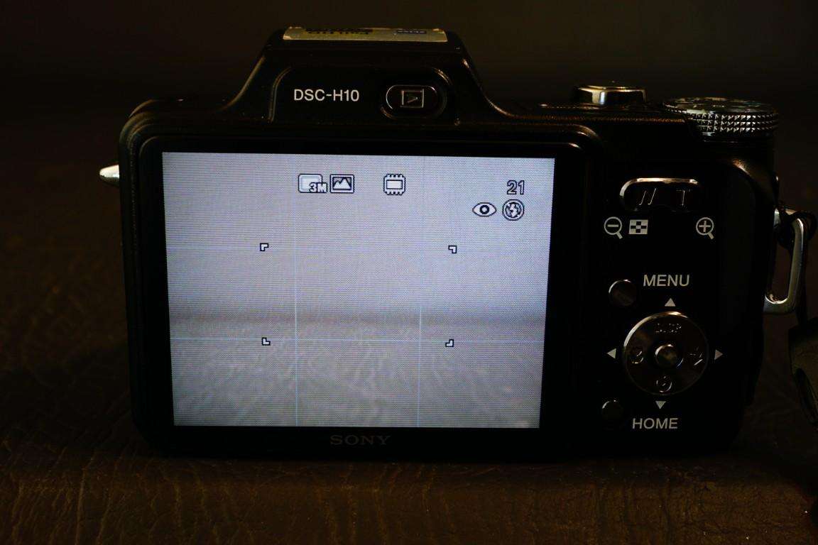 Sony Cyber-Shot DSC-H10 8.1MP Digital Camera with 10x Optical Zoom **Good Condition**