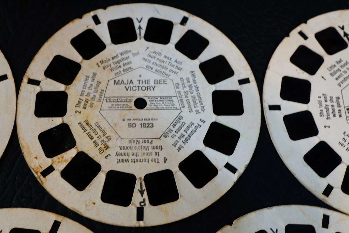 Vintage 3D View-Master ViewMaster Red with 5 Reels **Good Condition**