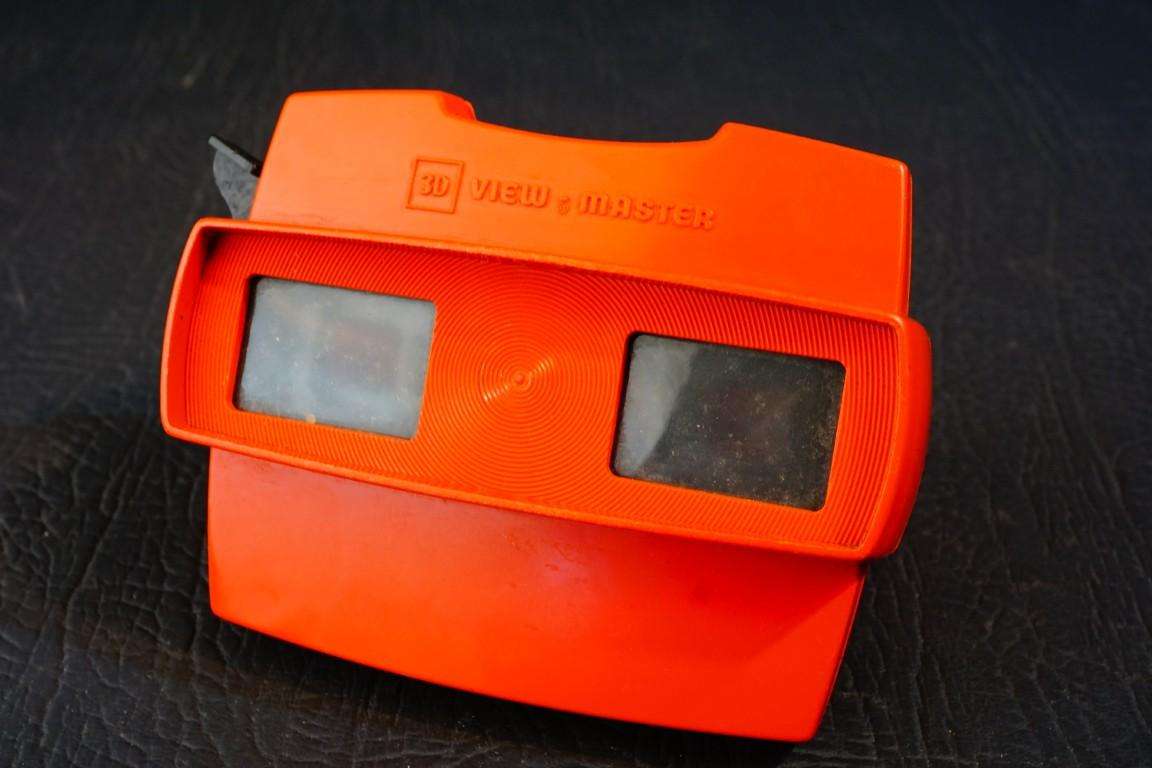 Vintage 3D View-Master ViewMaster Red with 5 Reels **Good Condition**