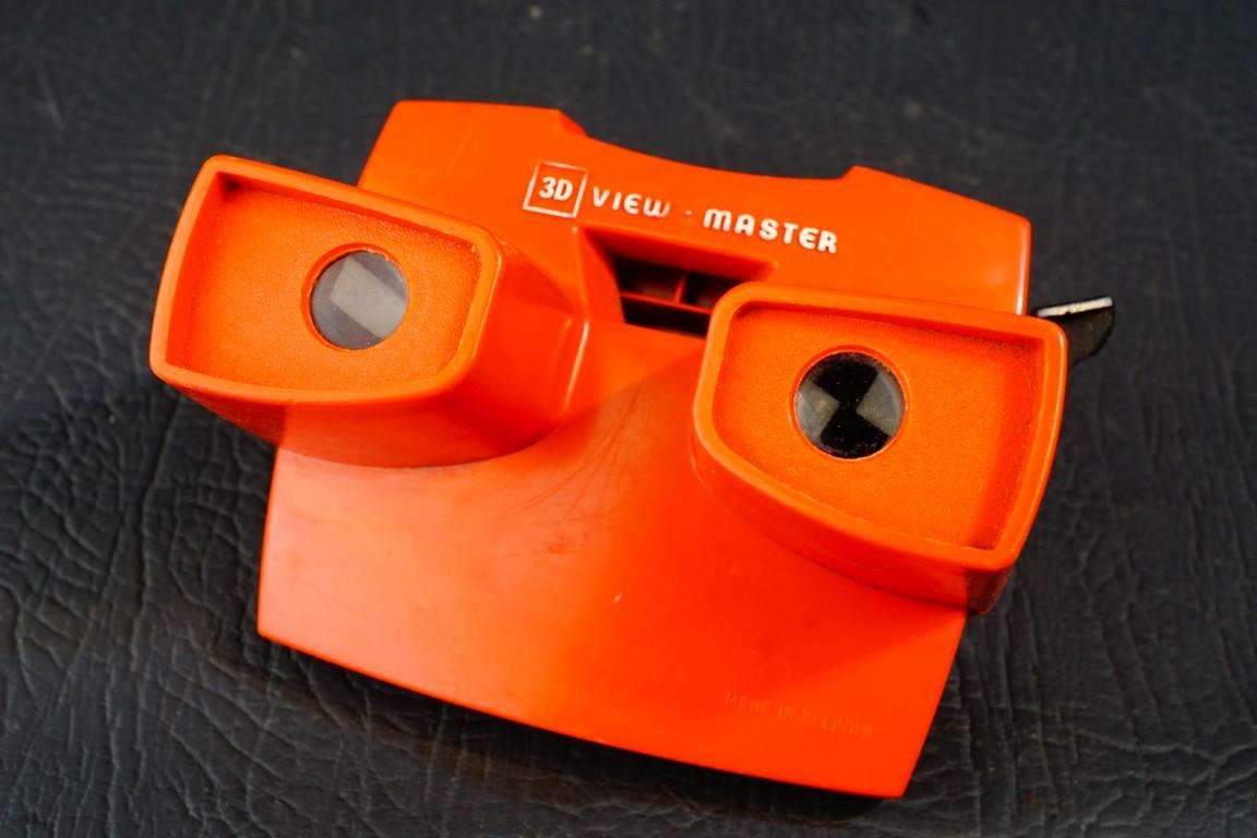Vintage 3D View-Master ViewMaster Red with 5 Reels **Good Condition**