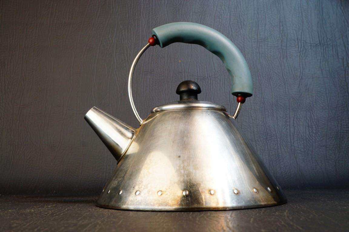 Alessi Stove Top Tea Kettle Inox 18/10 w Blue Handle Designed by Michael Graves **Good Condition**