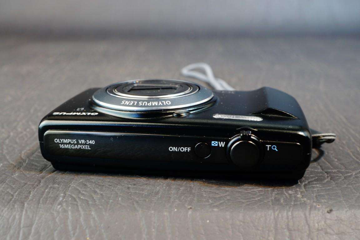 Olympus VR-340 16 MP 10x Super Wide Zoom Compact Digital Camera with Original Box **Great Condition*