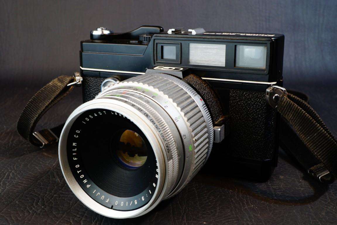 Fuji Fujifilm Fujica GM670 Pro 6x7 Medium Format RF Camera with Fujinon S 100mm F3.5 Lens **Exc**