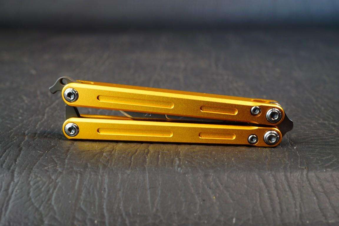 Scalpel Razor Balisong Butterfly Knife Aluminum Handle uses #24 Blades **30 Blades Included**
