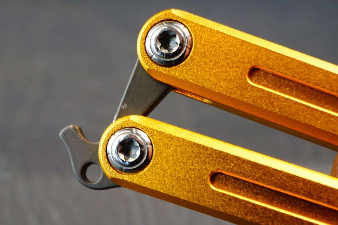 Scalpel Razor Balisong Butterfly Knife Aluminum Handle uses #24 Blades **30 Blades Included**