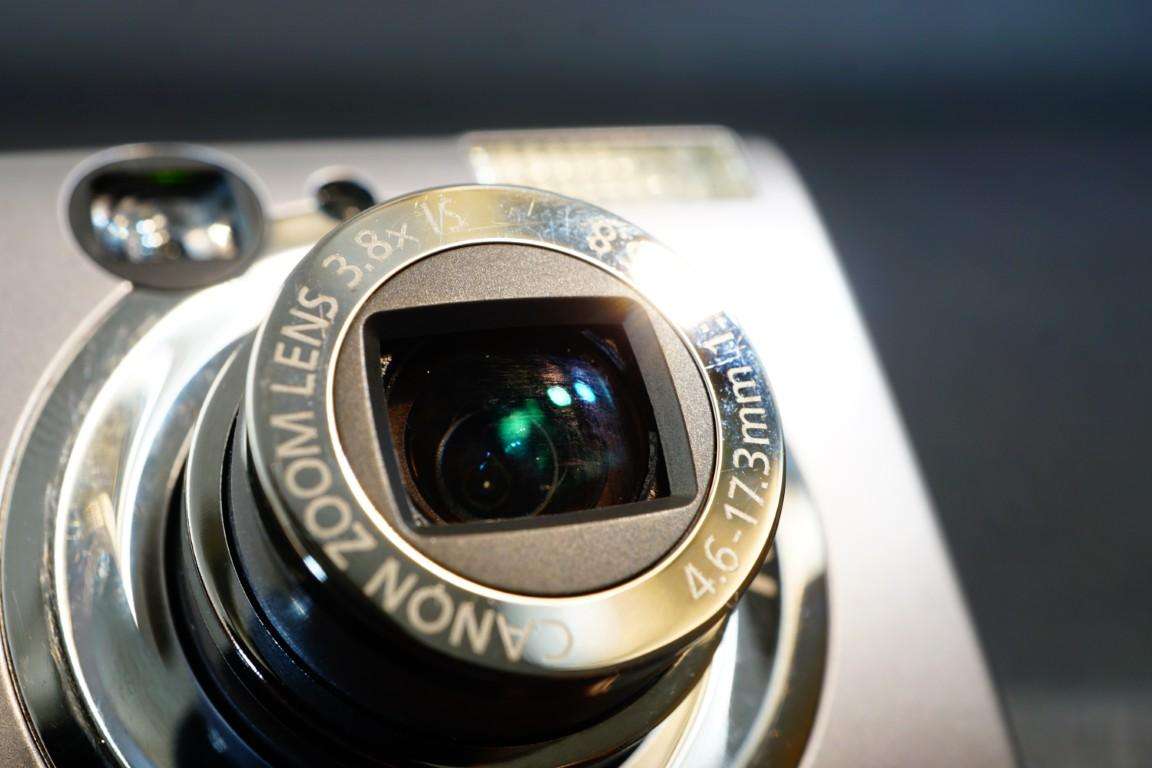 Canon PowerShot ELPH SD800 IS / Digital IXUS 850 IS 7.1mp Compact Digital Camera **Great Condition**