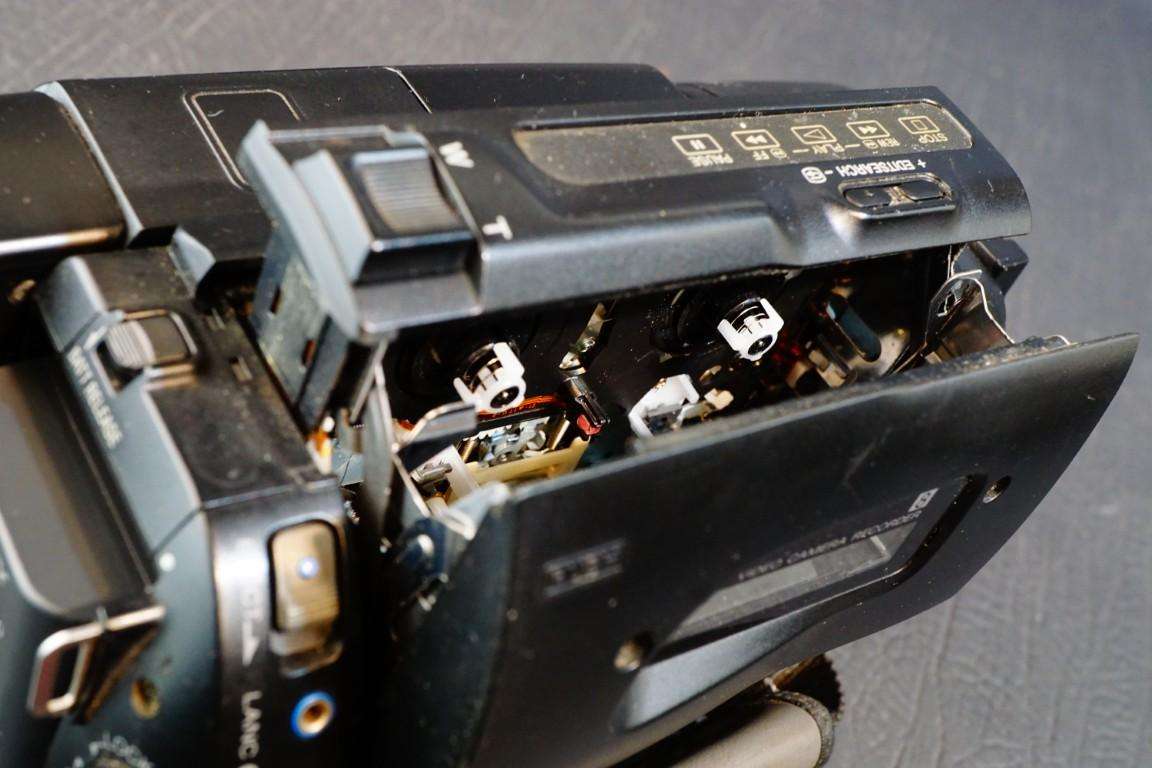 Sony CCD-TRV35E Hi8 Tape Digital Video Camera HANDYCAM Camcorder with Nightshot  **Good Condition**