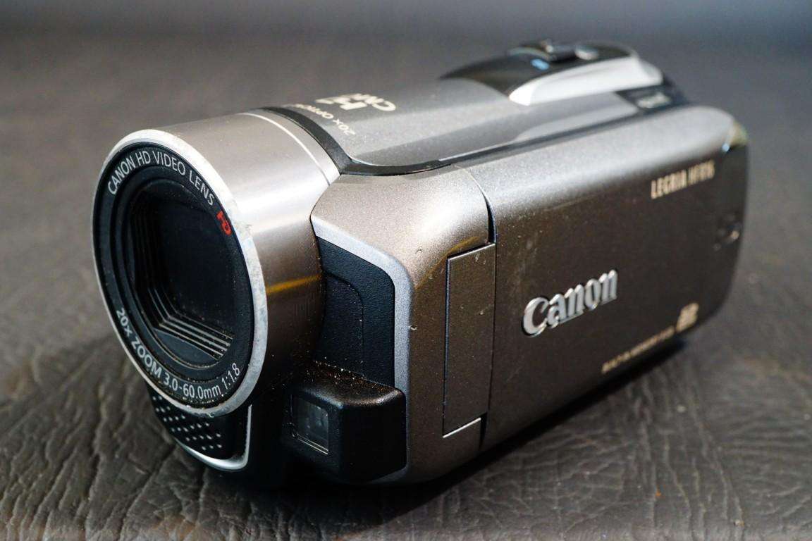 Canon Legria HF R16 HD Camcorder Camera with 20x Optical HD Lens **Great Condition*