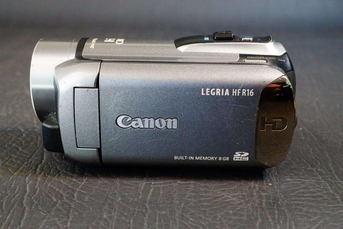 Canon Legria HF R16 HD Camcorder Camera with 20x Optical HD Lens **Great Condition*