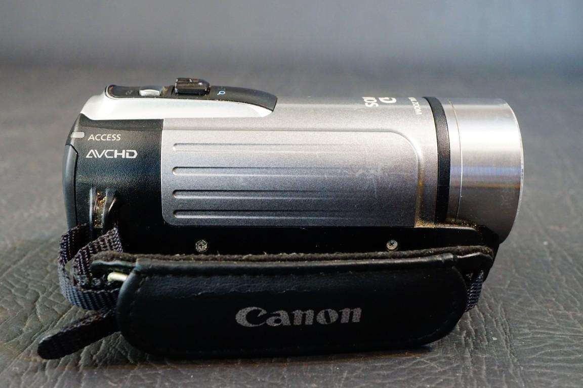 Canon Legria HF R16 HD Camcorder Camera with 20x Optical HD Lens **Great Condition*